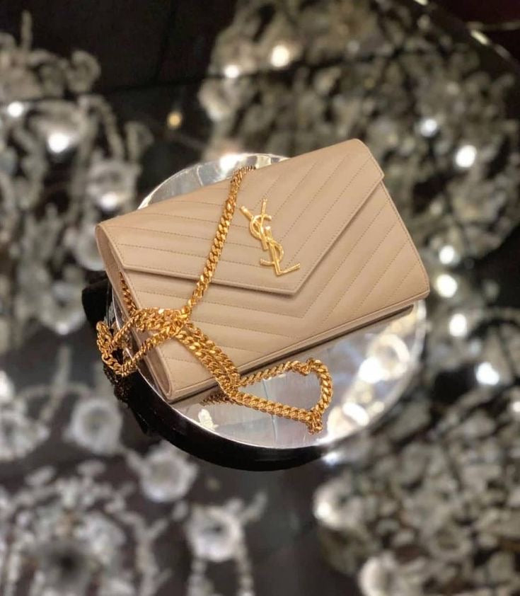 saint laurent cassandre carteira envelope